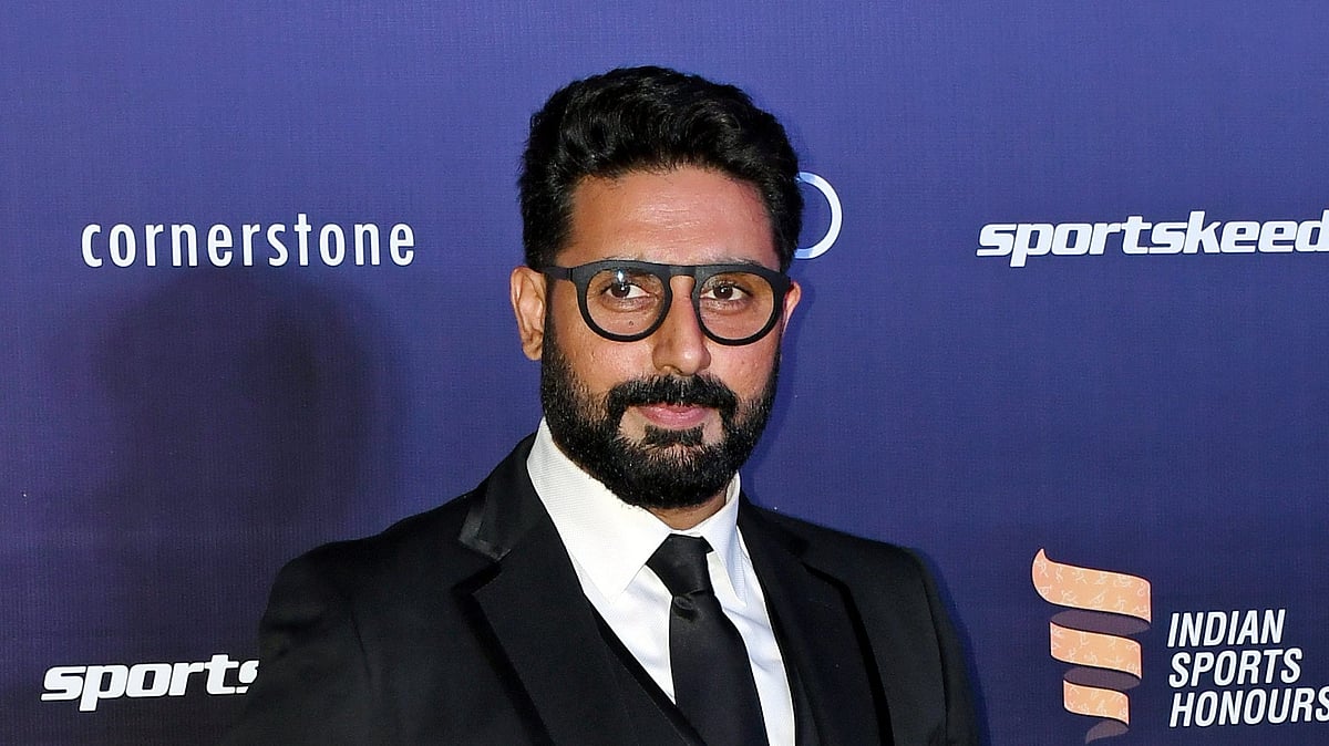 ৫০–এ অভিষেক, বাবার ছায়া থেকে বেরিয়ে নিজের পরিচয় তৈরির গল্প