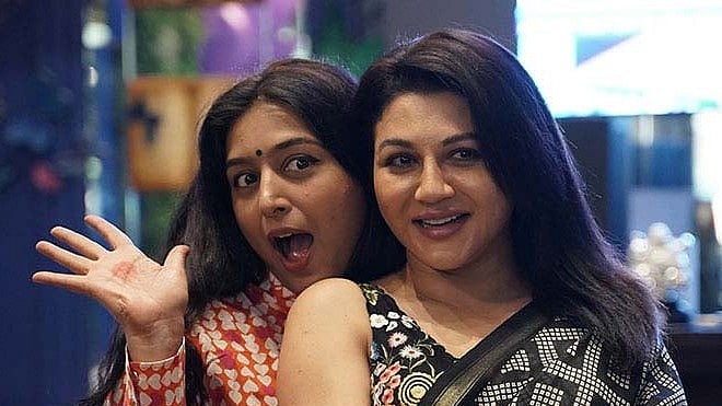 দুই বাংলার জনপ্রিয় অভিনেত্রী জয়া আহসান ও মালয়লাম অভিনেত্রী পদ্মাপ্রিয়া জানকিরামন। ছবি: ফেসবুক