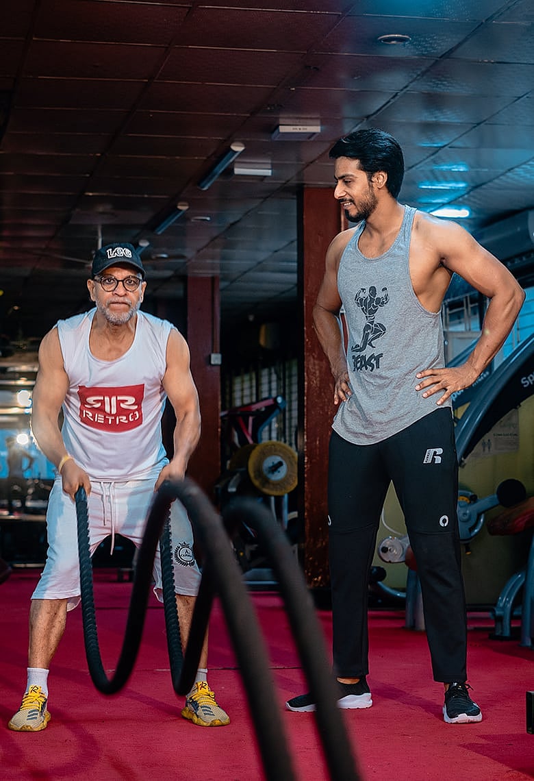 বাবা দিবস বিশেষ: বাবাকে ফিট রাখতে একসঙ্গে জিম করবেন যেভাবে