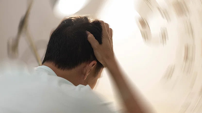 স্ট্রোকের কিছু কম পরিচিত লক্ষণ by ডা. হিমেল বিশ্বাস