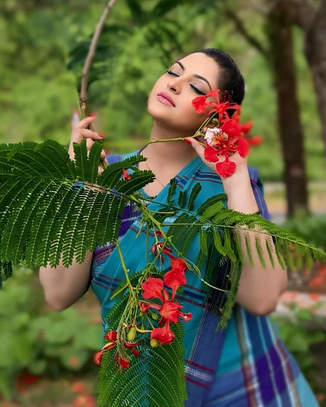 পরীমনির আত্মপ্রেমের এই নানা রূপ আমাদেরকেও অনুপ্রেরণা দিচ্ছে নিজেকে ভালোবাসতে। 