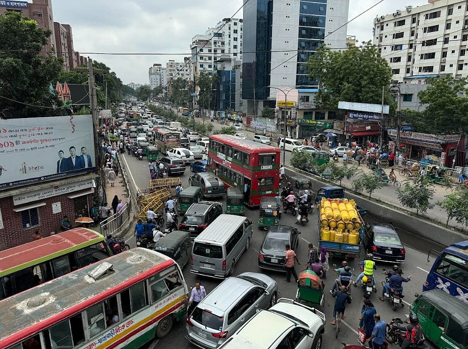 শব্দদূষণের ‘অসুস্থ সংস্কৃতি’ বদলাবে কে