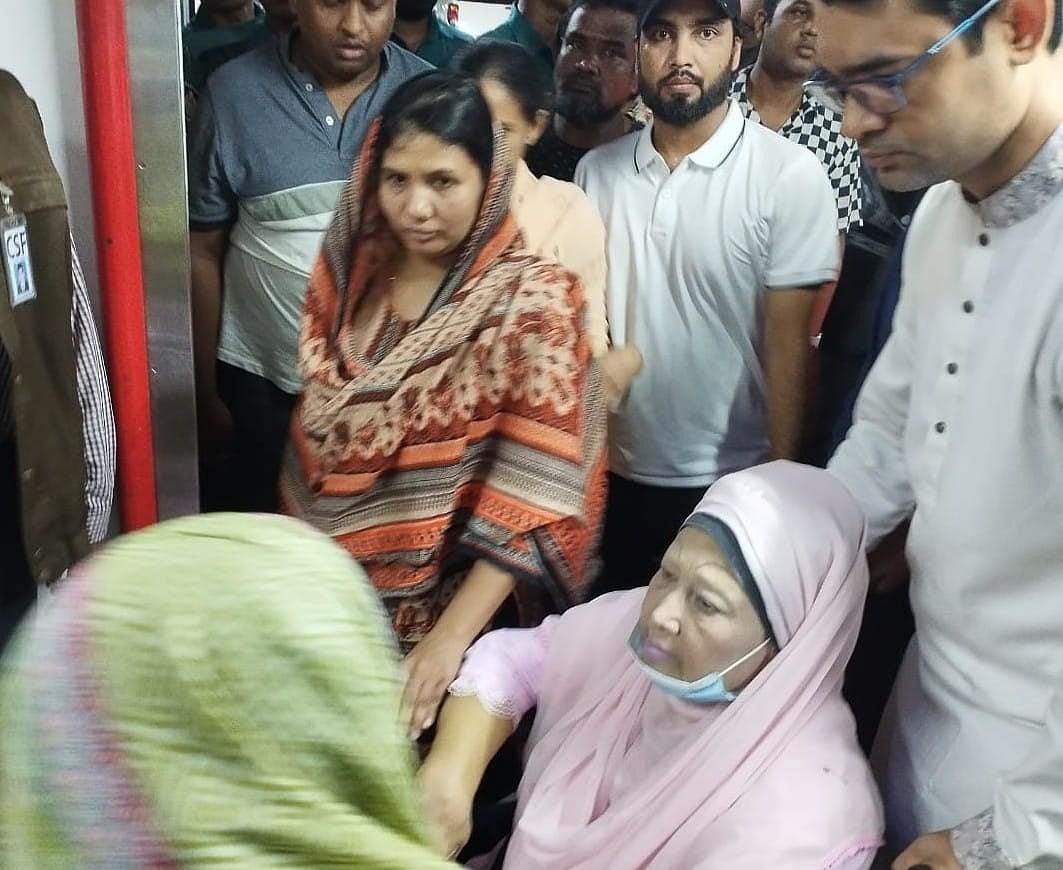 খালেদা জিয়ার চিকিৎসায় যোগ দিলেন চীনের আরেক চিকিৎসক দল