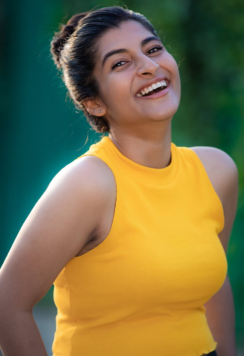 যে ৪ ফল খেলে দাঁত প্রাকৃতিকভাবে সাদা হবে