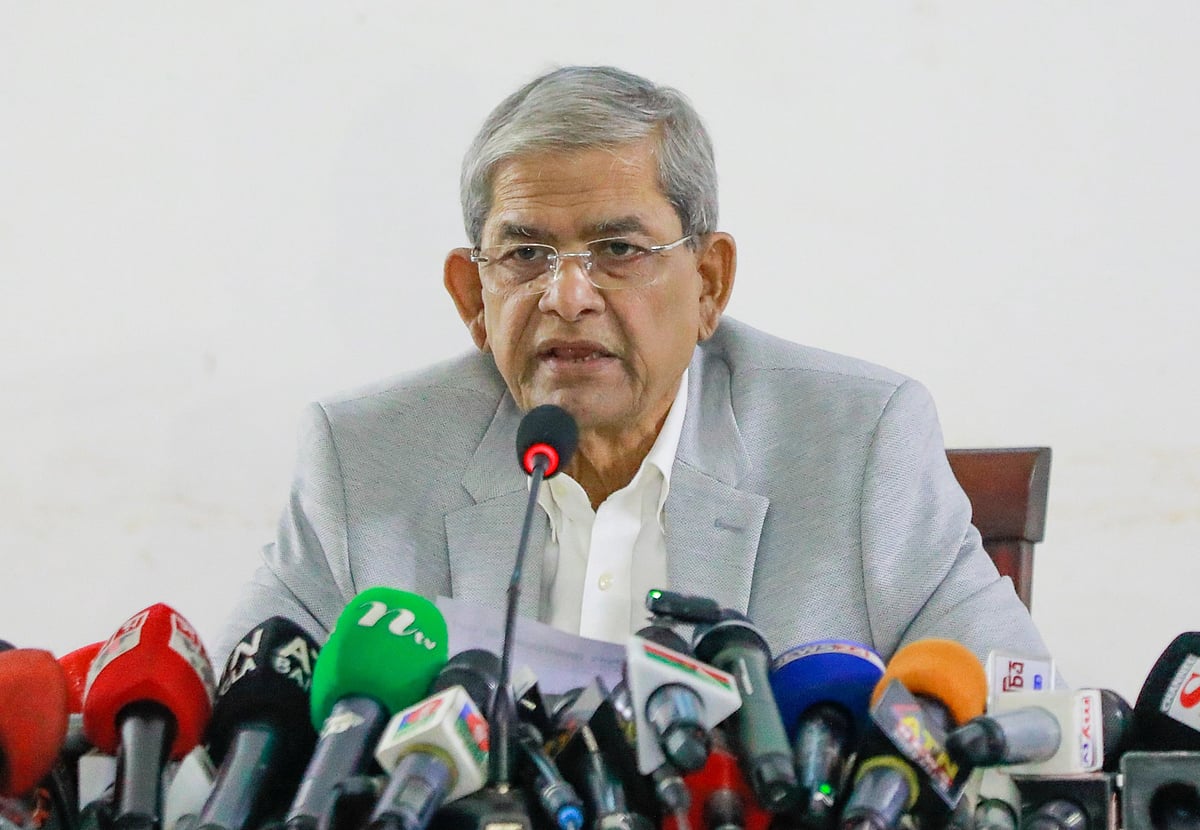 চিকিৎসকেরা নিশ্চিত করলেই খালেদা জিয়াকে এয়ার অ্যাম্বুলেন্সে তোলা হবে: মির্জা ফখরুল