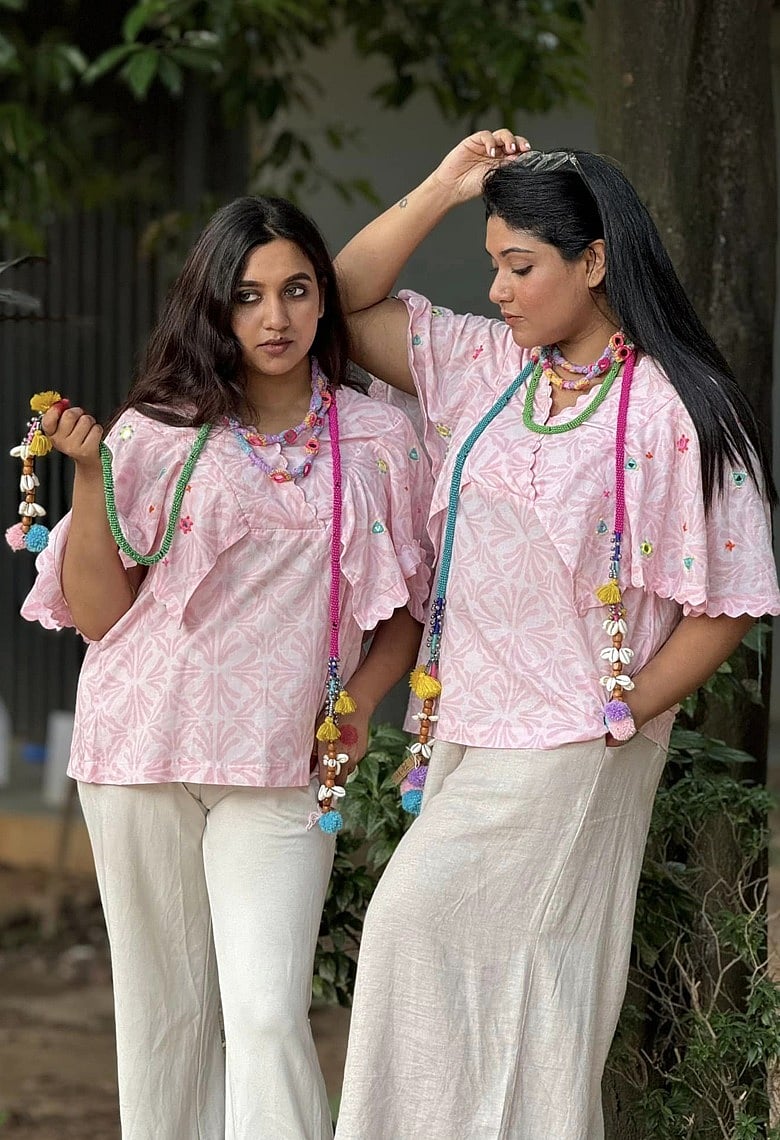 মেঘলা দিনগুলো রঙিন করতে গয়না ও পোশাকের বোহো স্টাইল