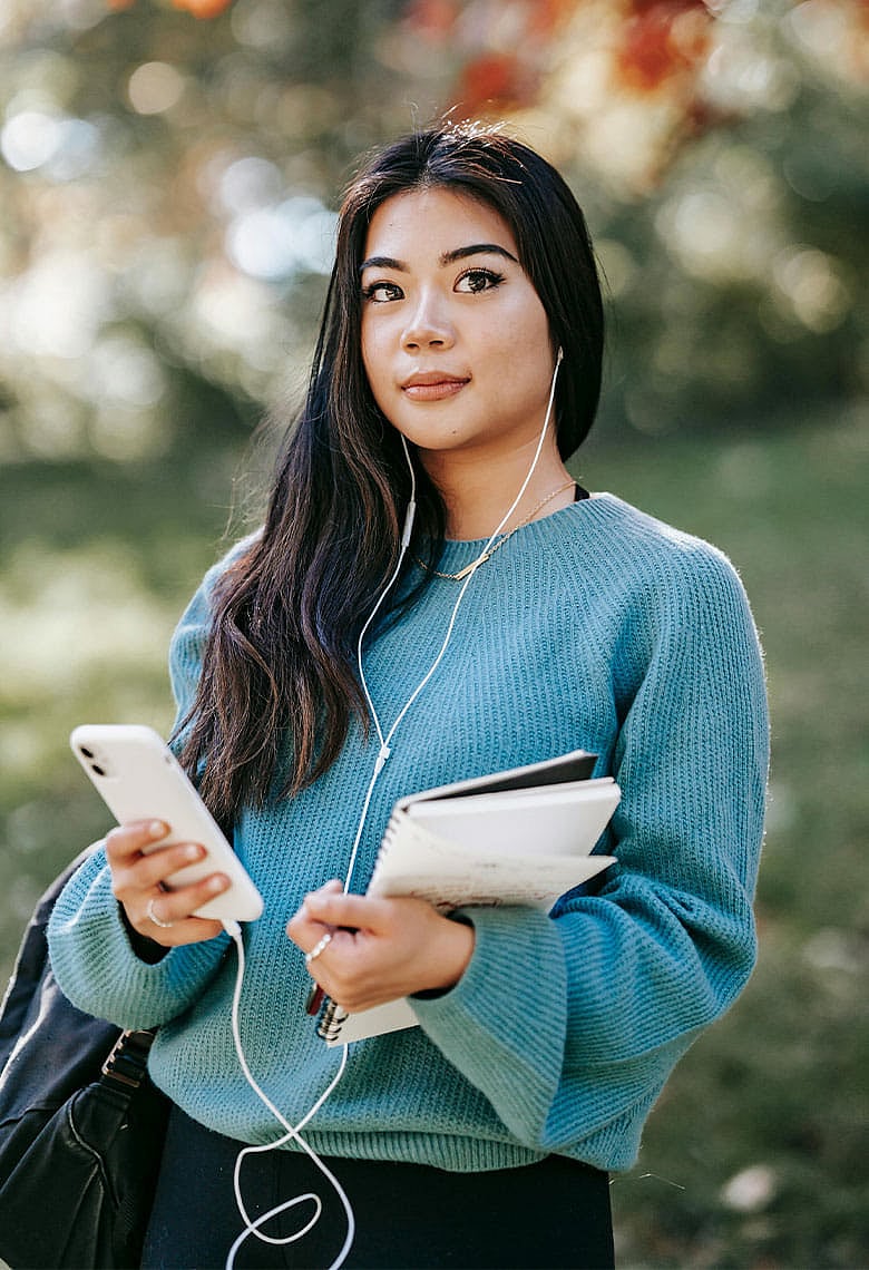 টেক্সট মেসেজে যে ৫টি কথা বললে হতে পারে চরম ভুল–বোঝাবুঝি