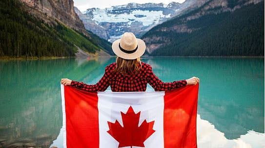 কানাডার নতুন ঘোষণা: শিক্ষার্থীদের জন্য নতুন স্টাডি পারমিট সংখ্যা জানাল