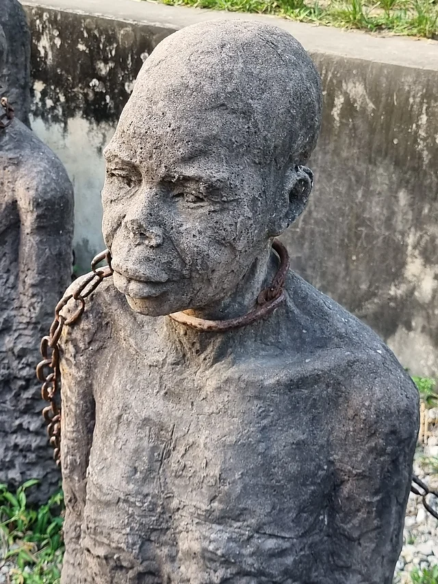 কোন এক দাসের ভাষ্কর্য 