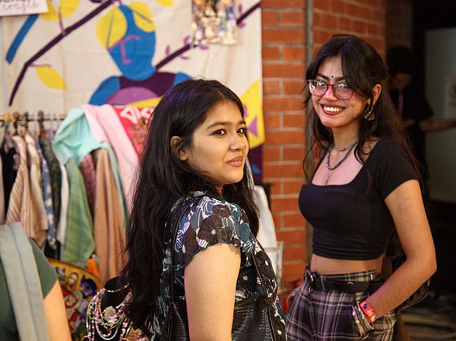 প্রতি মূহুর্তে ওদের মস্তিস্ক স্ক্যান করে অজস্র ডেটা