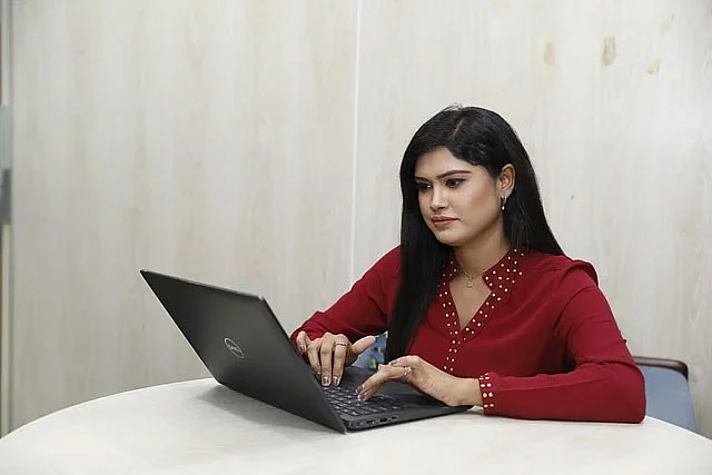 প্রথশ আলো ফাইল ছবি