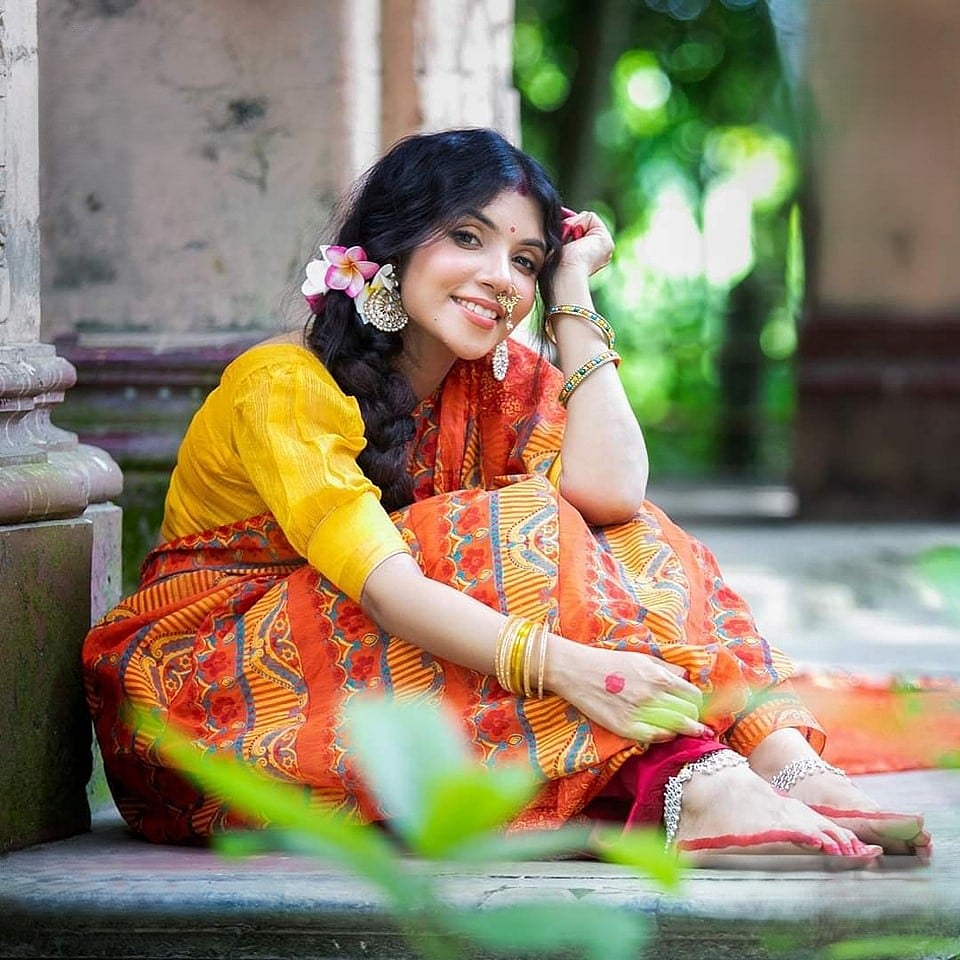 দেশীদশে ইয়ার এন্ড সেল