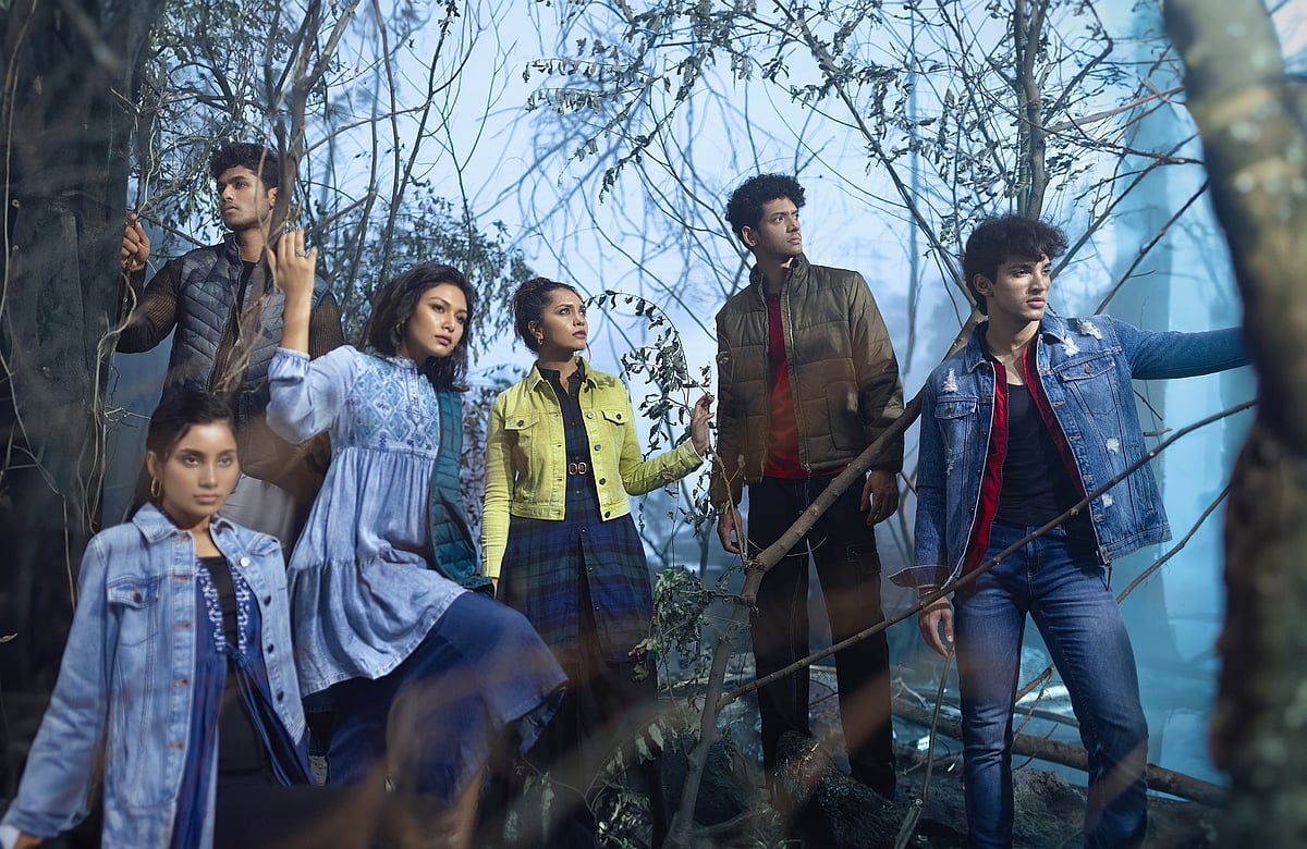 ট্রেন্ডি ডিজাইনের মিশেলে ‘সারা’র শীতের পোশাকের সম্ভার