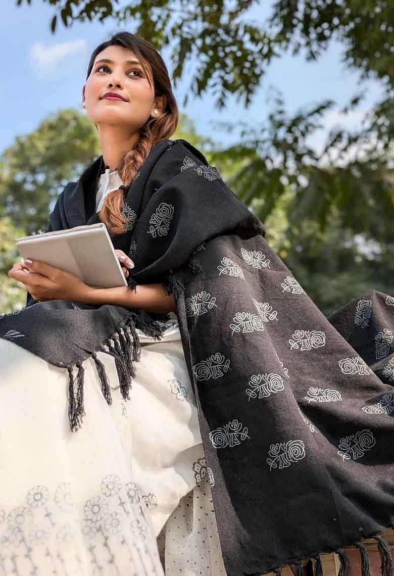 সাদাকালোতে শালের নান্দনিক সমাহার