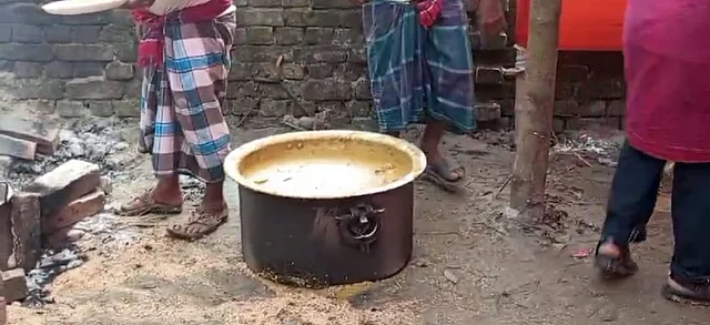 কেউ মারা গেলে চল্লিশার অনুষ্ঠানে এই পদ থাকবেই