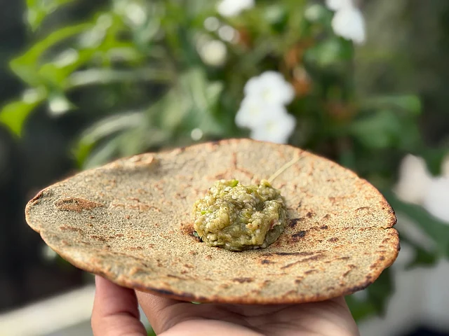 কালাই রুটি আর সঙ্গে বেগুনভর্তা