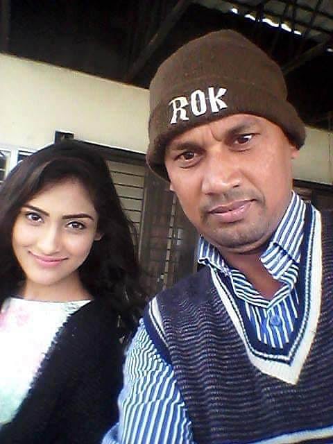 মেহজাবীনের সঙ্গে প্রোডাকশন ম্যানেজার অ্যাসোসিয়েশন অব বাংলাদেশের সভাপতি মোহাম্মদ আবু জাফর। ছবি: ফেসবুক