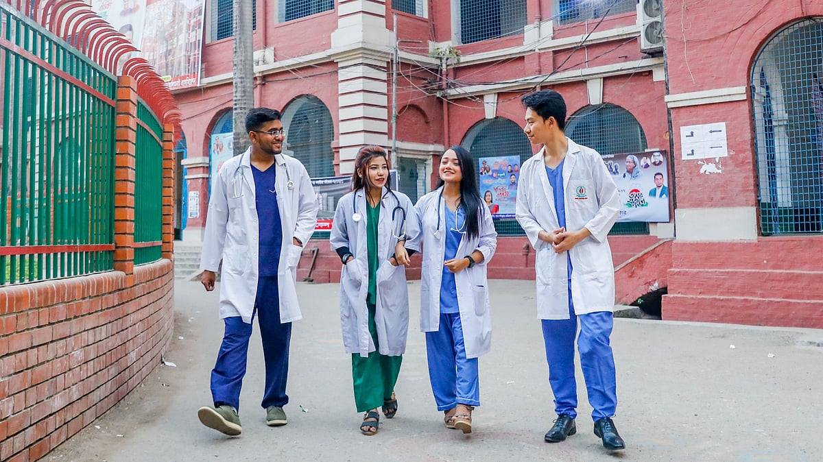 মেধাবীদের লড়াই ও মেডিকেলে কলেজে ভর্তির বাস্তবতা