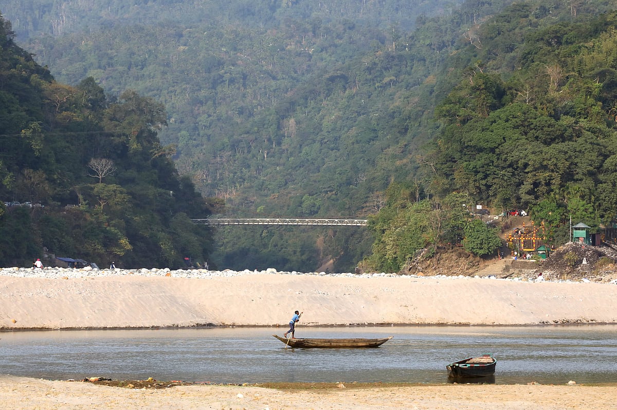 পিয়াইন নদে এখন পানি কম