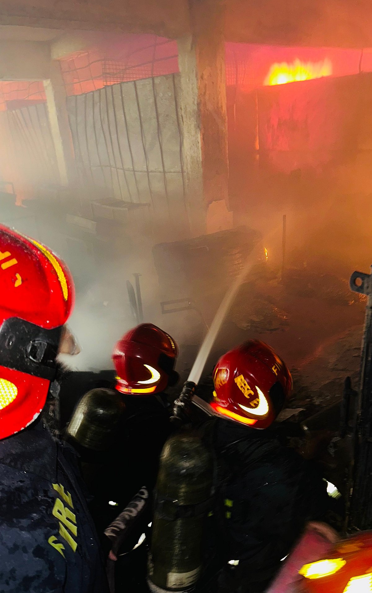 ছবি: ফায়ার সার্ভিসের সৌজন্যে