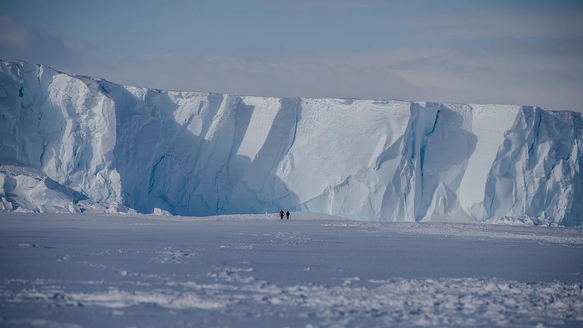 ছবি: ইউএস কোস্টগার্ডের এক্স অ্যাকাউন্ট থেকে নেওয়া