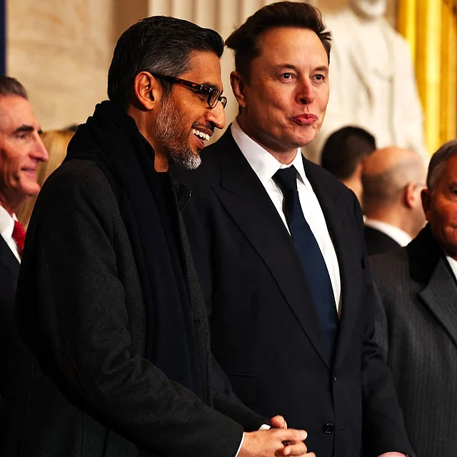 কী নিয়ে ফিদফিস করছেন ইলন মাস্ক আর সুন্দর পিচাই?