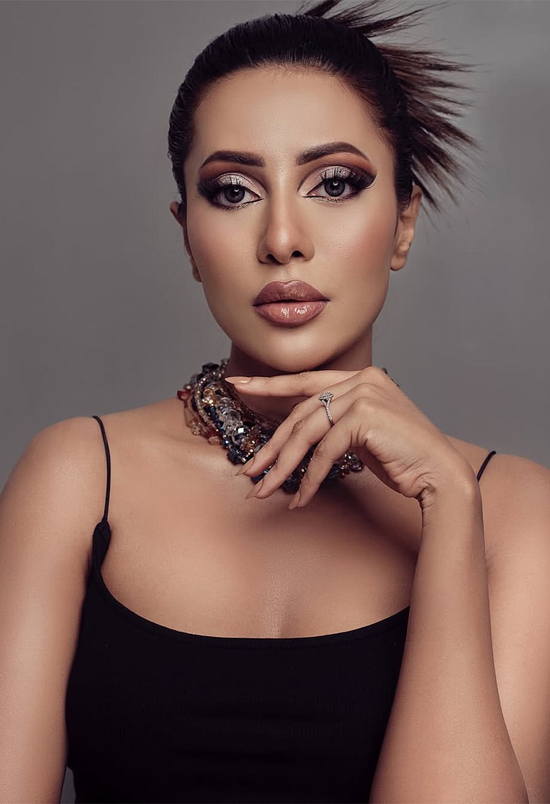 বছরের শুরুতেই ভাইরাল ট্রেন্ড লাতিনা মেকআপ, জেনে নিন এর সহজ ৪টি ধাপ