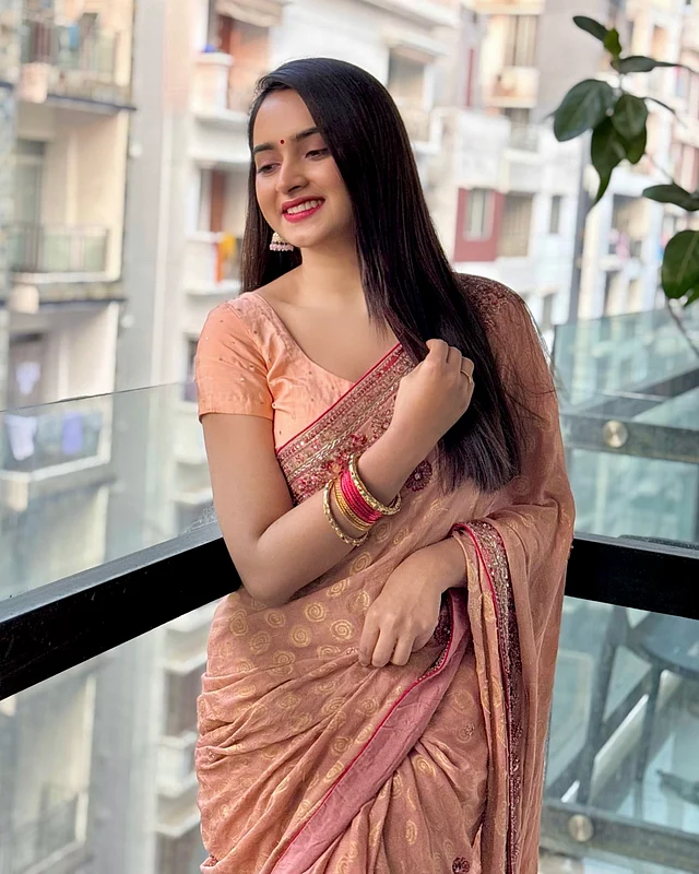 শাড়িতে বাঙালি নারী সবচেয়ে আবেদনময়ী। 