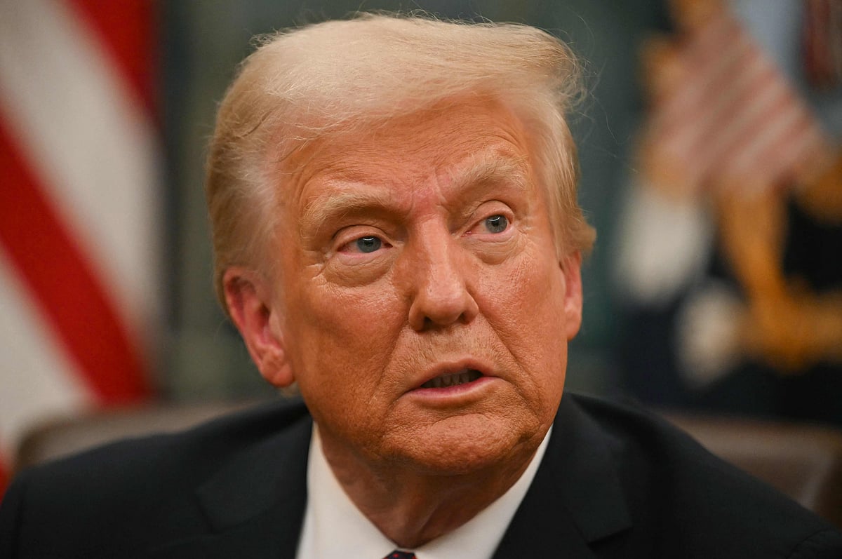 যুক্তরাষ্ট্রে উড়োজাহাজ-হেলিকপ্টার সংঘর্ষ, পরিস্থিতি পর্যবেক্ষণ করছেন ট্রাম্প