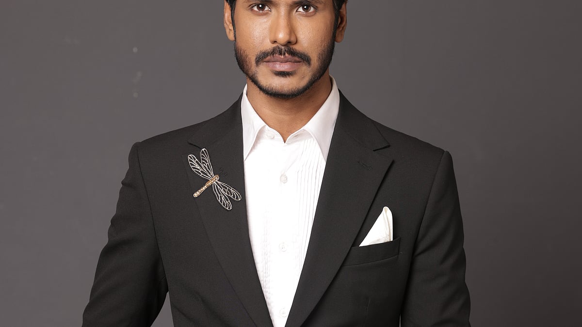 বরের সাজে মডেল হয়েছেন অভিনেতা সোহেল মন্ডল,  ছবি: কবির হোসেন