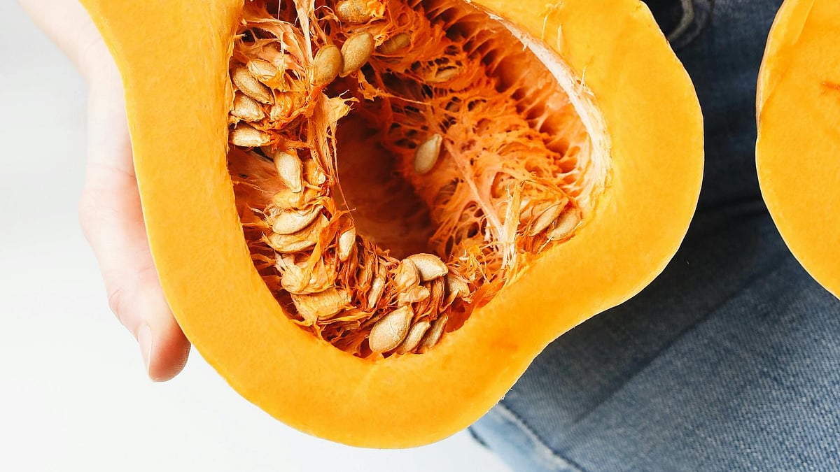 ভাজা মুচমুচে মিষ্টিকুমড়ার বীজ প্রতিদিন মাত্র এক টেবিল চামচ খেলে শরীরে আসতে পারে বিস্ময়কর পরিবর্তন