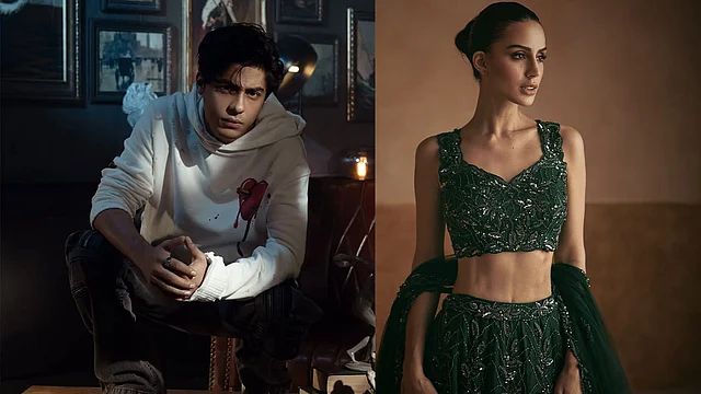 লাস্যময়ী মডেল লারিসা বনেসির সঙ্গে প্রেমে জড়িয়েছেন শাহরুখ-পুত্র আরিয়ান খান- এমন বলছেন অনেকেই