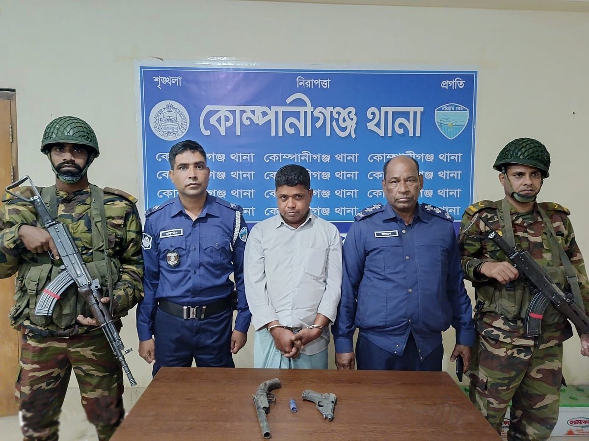 অস্ত্রসহ গ্রেপ্তার বিএনপি নেতা আবুল হোসেন (৪৭)