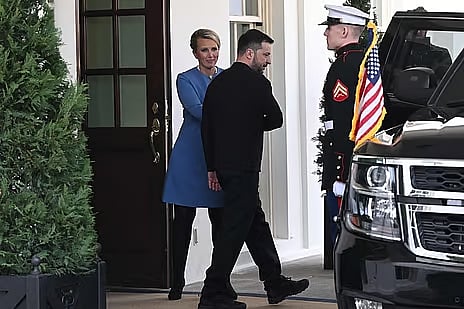 ‘কেন স্যুট পরে আসেননি’, সাংবাদিকের প্রশ্নের জবাবে কী বলেছিলেন জেলেনস্কি