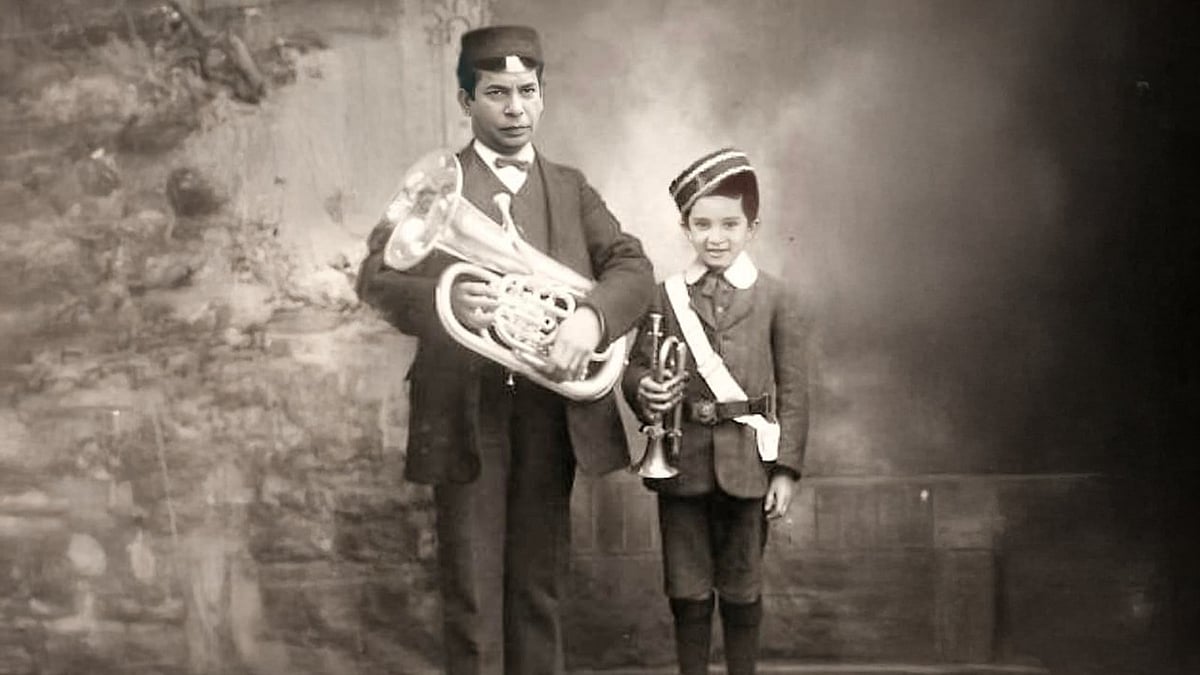 সম্পাদনা করা ছবিতে মোশাররফ করিম ও জোভান। ছবি: ফেসবুক থেকে