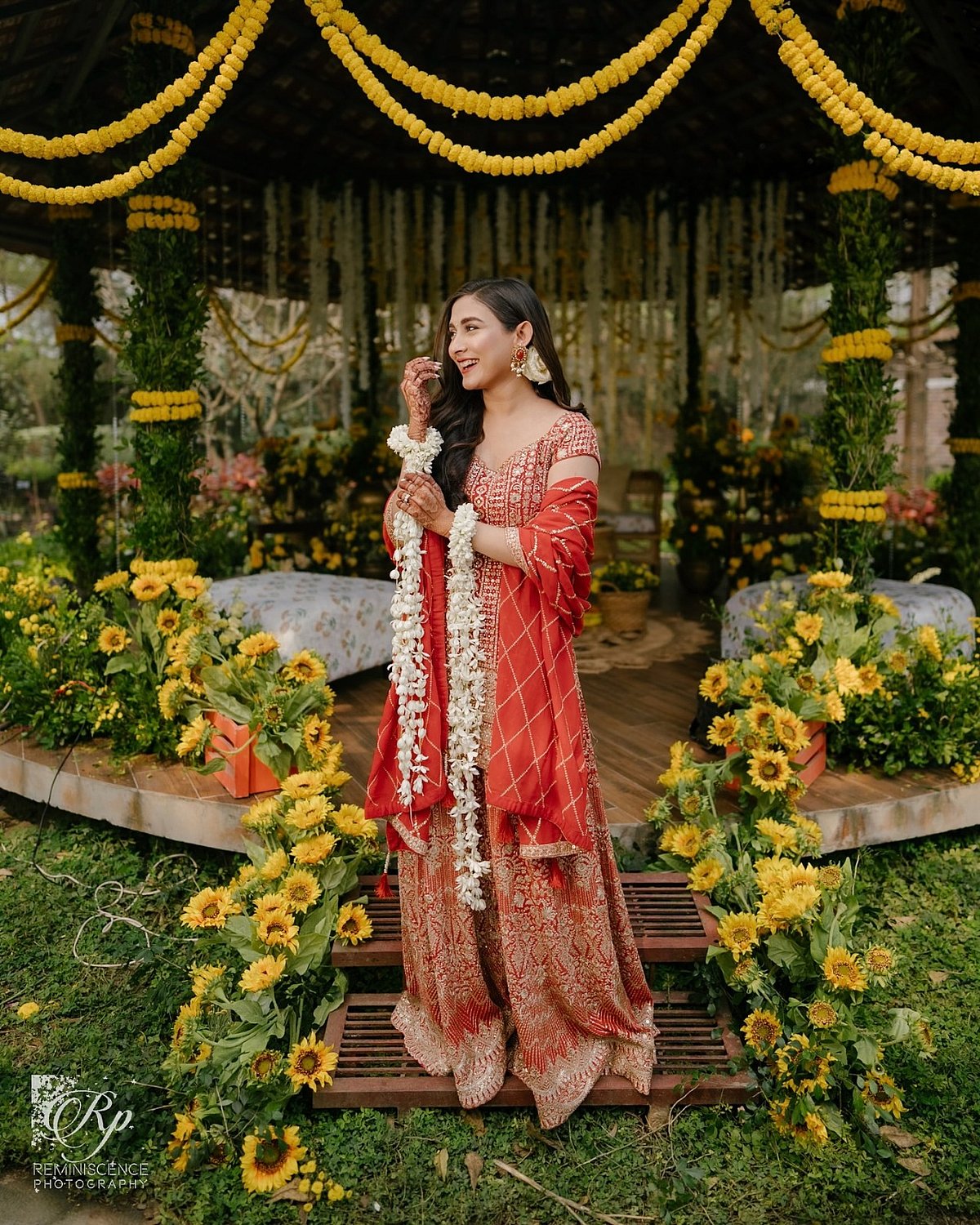 ছবি: রেমিনিসেন্স ফটোগ্রাফি