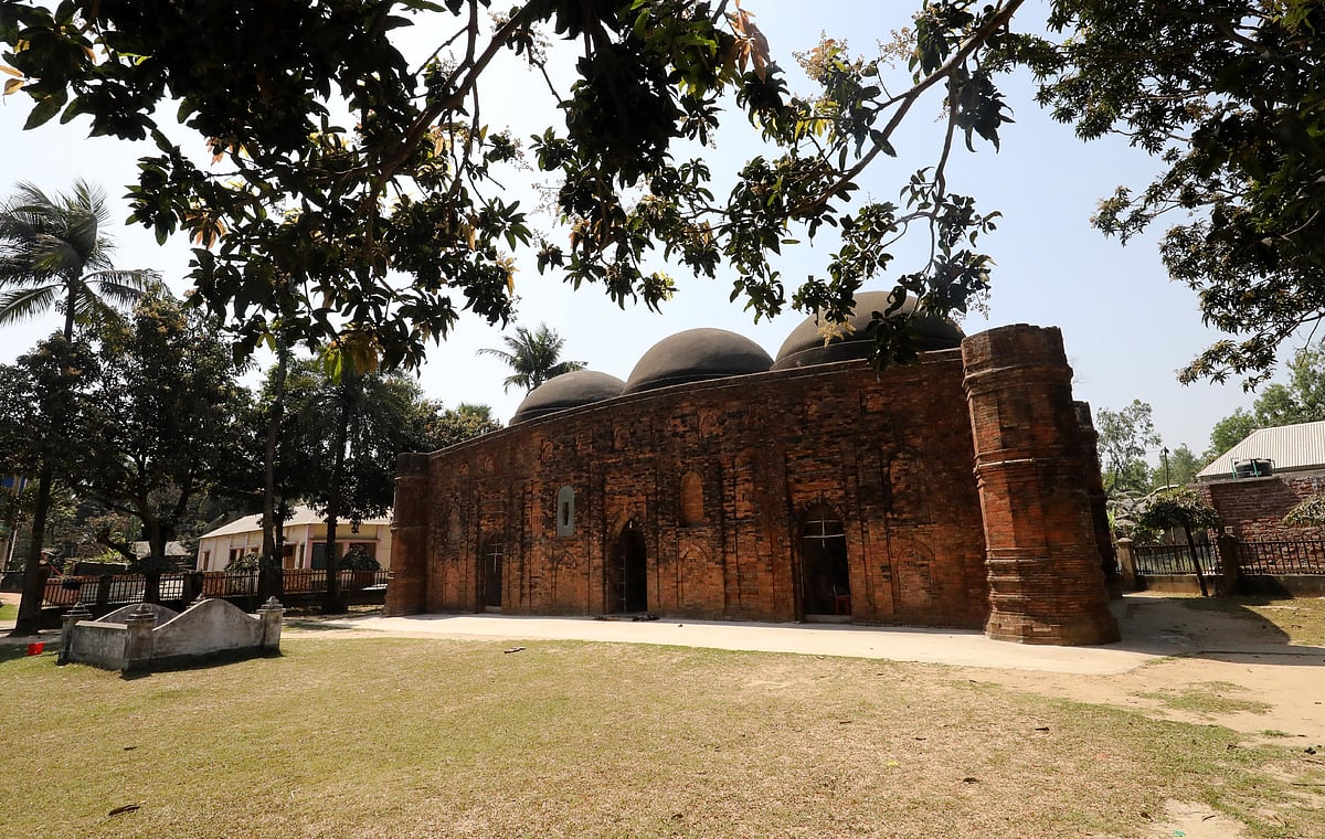 ৪৪৩ বছরের পুরোনো ঐতিহ্যবাহী খেরুয়া মসজিদ।