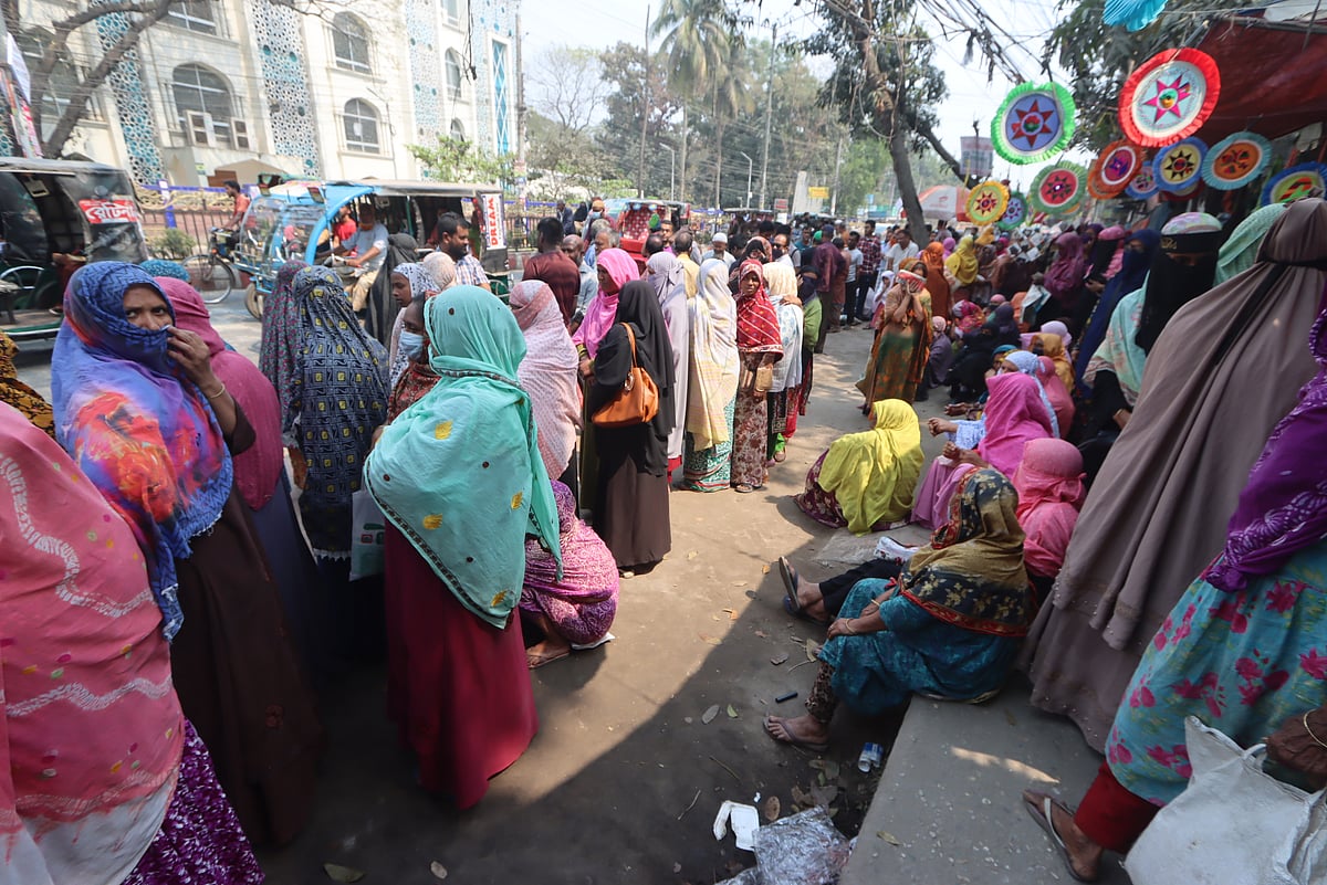 সকাল থেকে মানুষ ভিড় করছেন টিসিবির পণ্য নিতে।