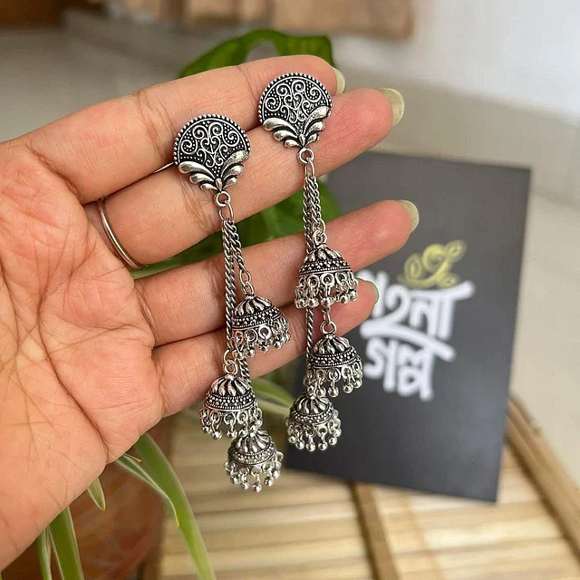 ‘গহনা গল্প’–এর ঝাঁপিতে ছিল ঈদ ও পয়লা বৈশাখ উপলক্ষে জার্মান সিলভারের সুন্দর সব ঝুমকা।