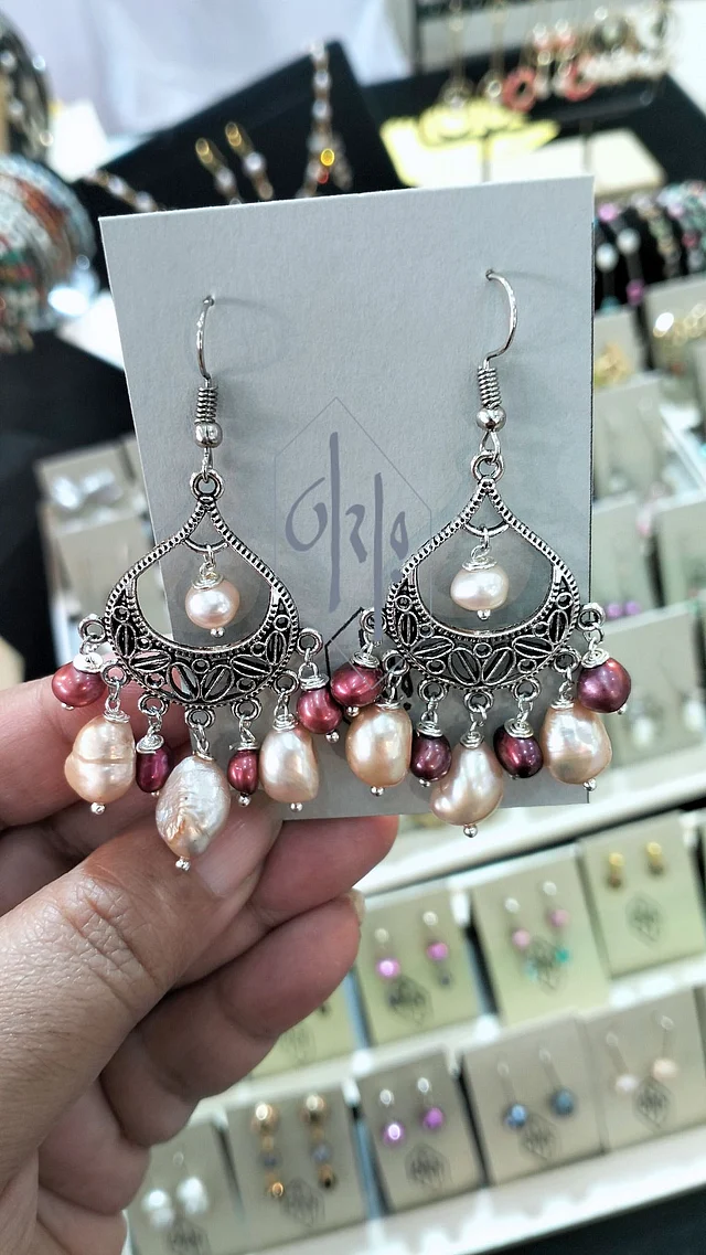 তাহার-এর এমন সব পার্লের ট্রেন্ডি দুল কিনেছেন সবাই আরুণ্য-র স্টল থেকে