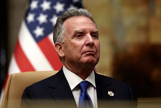 পুতিন ‘সুপার স্মার্ট’: রুশ প্রেসিডেন্টের প্রশংসায় মাতলেন ট্রাম্পের দূত