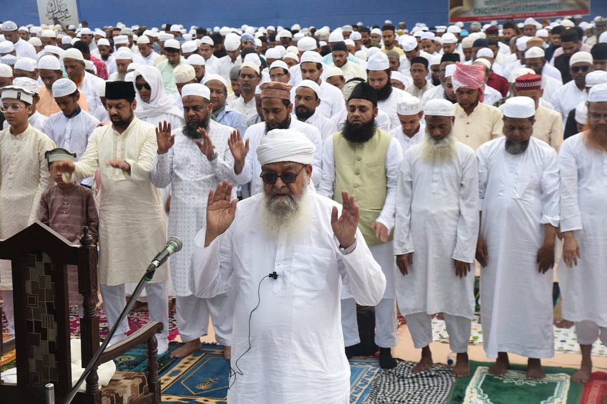 কলকাতার রেড রোডে ঈদের ঐতিহাসিক জামাত অনুষ্ঠিত