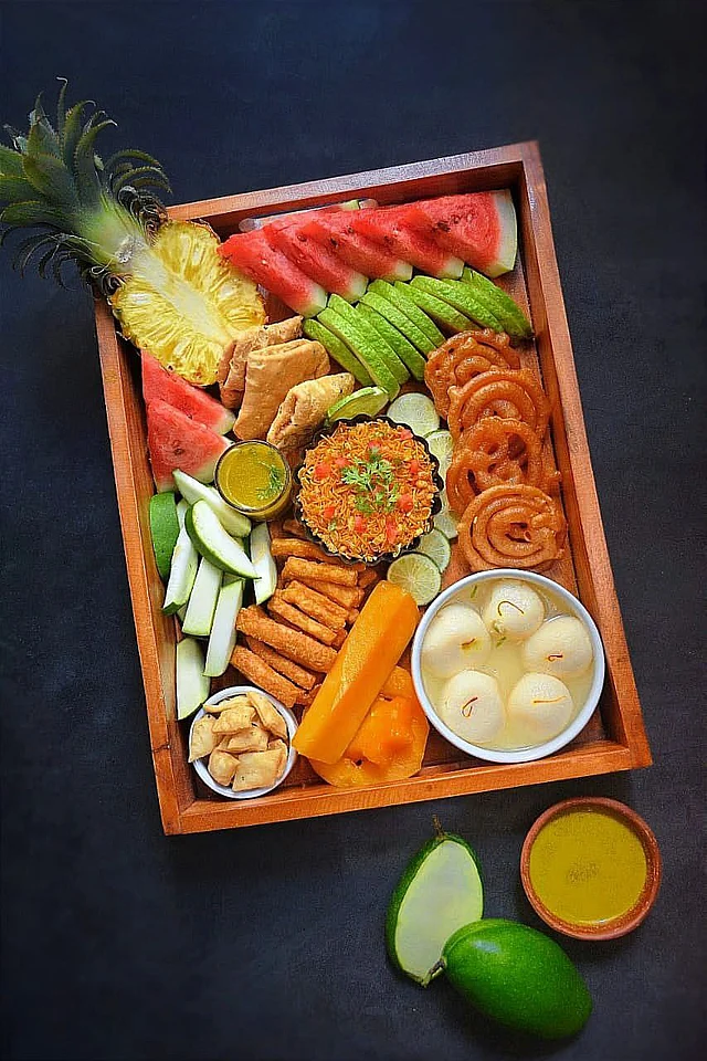 কিন্তু পরিবেশনার আমেজটি আন্তর্জাতিক