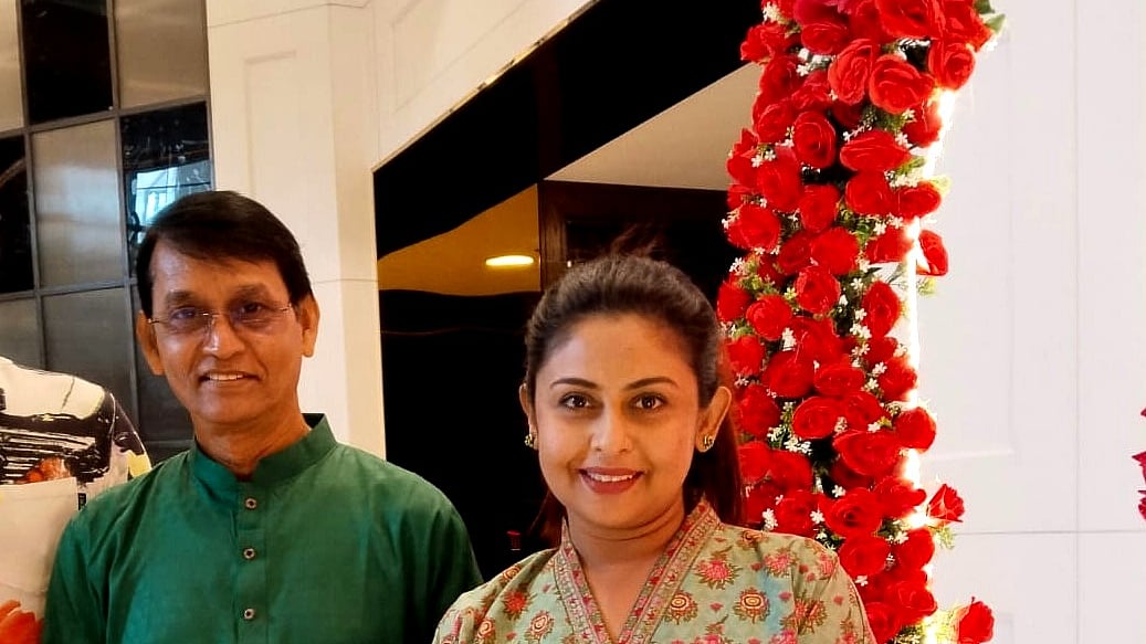 আজিজুল হাকিম ও চাঁদনী। ছবি: সংগৃহীত