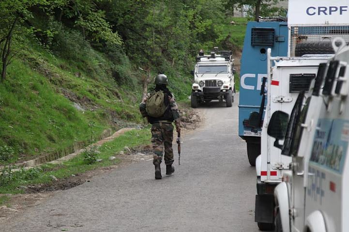 ভারতের সেনাবাহিনী যুদ্ধের জন্য কতটা সক্ষম by মুজিব মাশাল ও সুহাসিনী রাজ