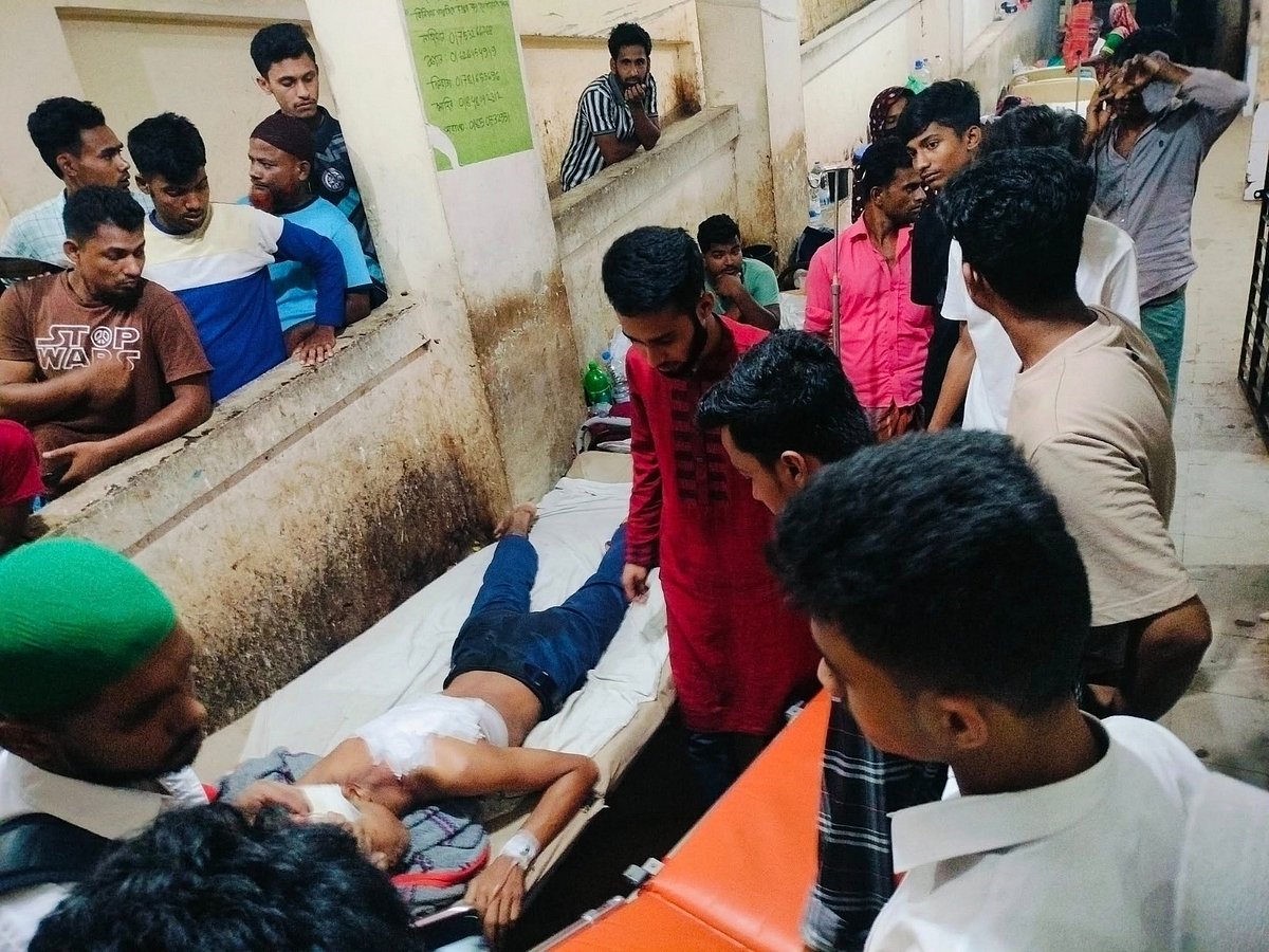 জুলাই অভ্যুত্থানে শহীদের ভাইকে কোপাল কিশোর গ্যাং সদস্যরা