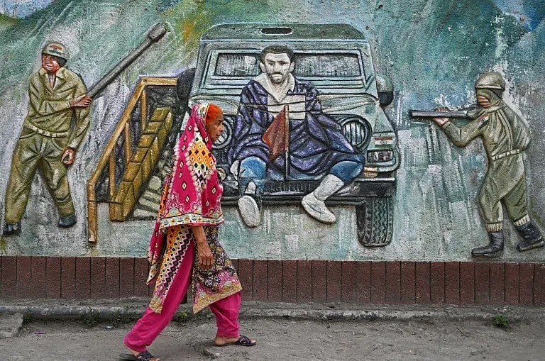 ভারতের হামলার আশঙ্কায় পাকিস্তাননিয়ন্ত্রিত কাশ্মীরে ১০০০ মাদ্রাসা বন্ধ ঘোষণা