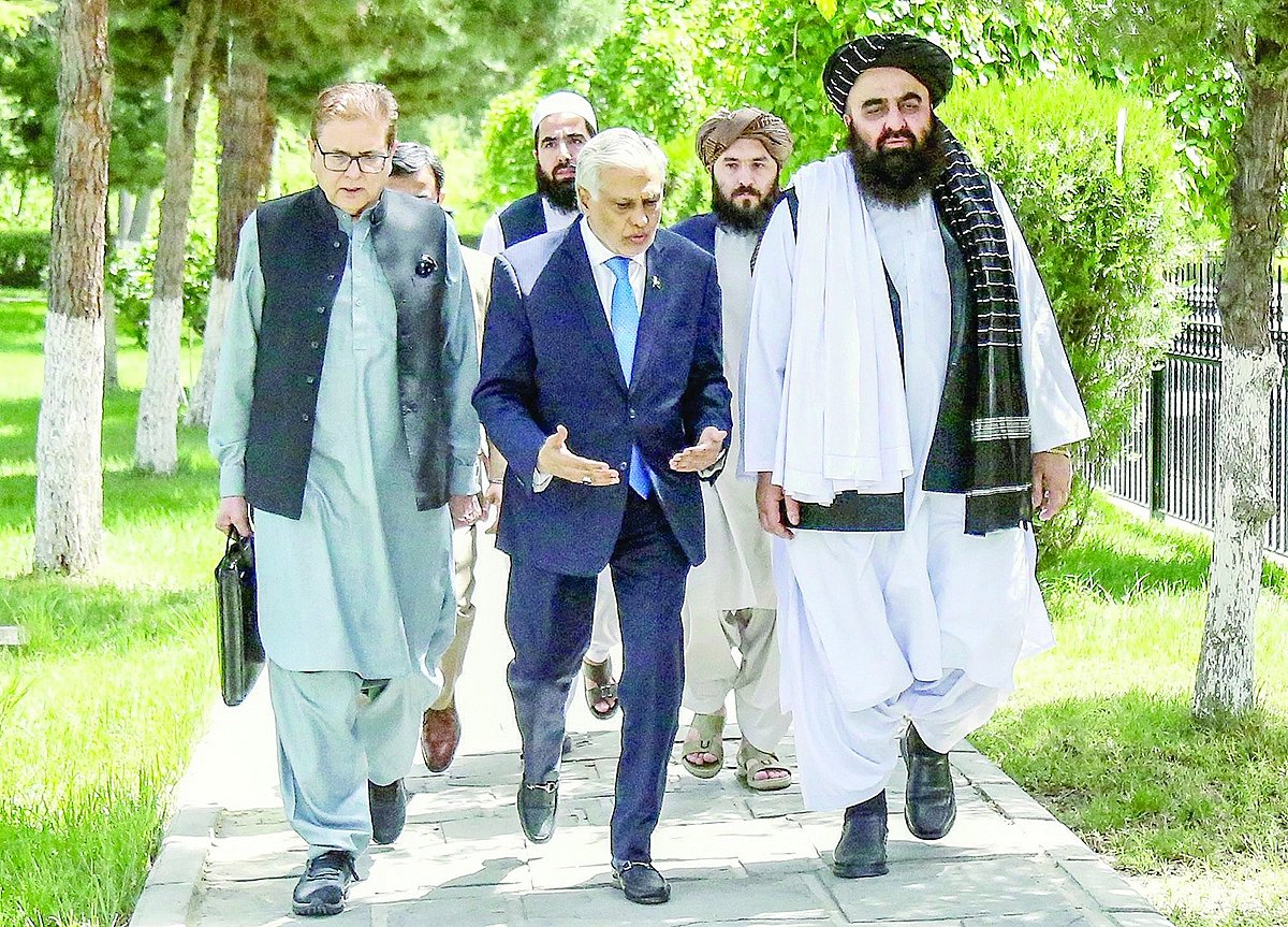 পাকিস্তান-আফগানিস্তান সম্পর্কে কেন এই বিপর্যয় by শশী থারুর