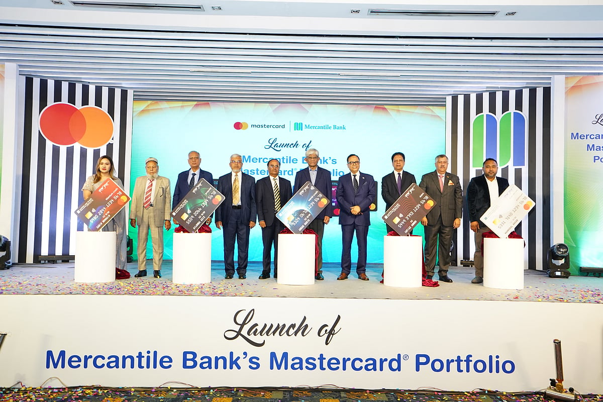 মাস্টারকার্ডের সঙ্গে যুক্ত হয়ে মার্কেন্টাইল ব্যাংক নতুন তিন ধরনের কার্ডসেবা নিয়ে এসেছে। এ উপলক্ষে আয়োজিত অনুষ্ঠানে প্রধান অতিথি ছিলেন অর্থ উপদেষ্টা সালেহউদ্দিন আহমেদ। এ সময় মার্কেন্টাইল ব্যাংক ও মাস্টারকার্ডের ঊর্ধ্বতন কর্মকর্তারা উপস্থিত ছিলেন। গতকাল রাজধানীর র‍্যাডিসন হোটেলে