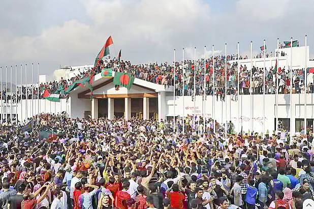 অভ্যুত্থান শহর থেকে কেন গ্রামে ছড়িয়ে পড়ল না by নাহিদ হাসান